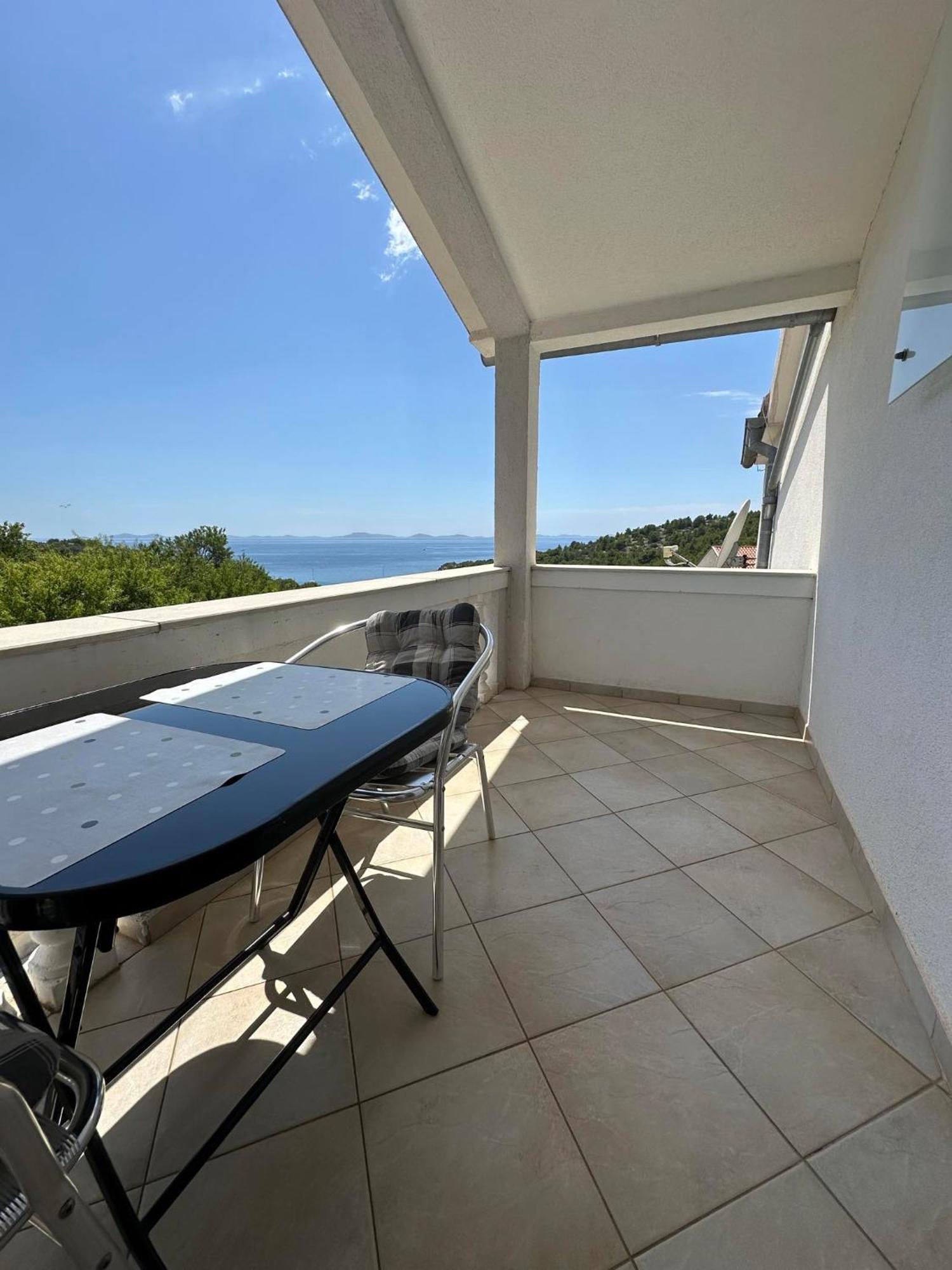 Apartmani Ljubica, Murter Exterior photo